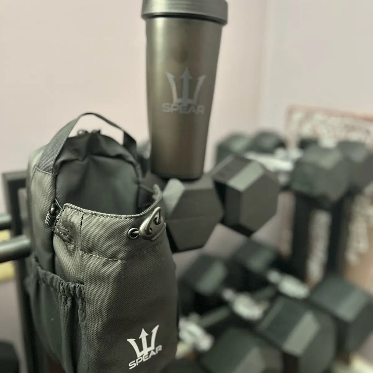 SPEAR Magnetic Gym Bottle Bag with 20Oz Shaker Bottle - Keep Your Fitness Sports Gym Gear Organized & in One Place